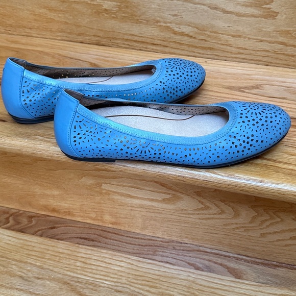 Vionic Women's Robyn Supportive ballet perforated flat shoes Blue Size 11 M - Picture 4 of 15